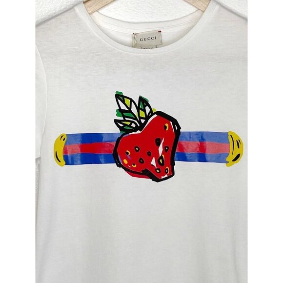 NWT Gucci Kids strawberry print T-shirt in white Size 12 - Picture 3 of 9